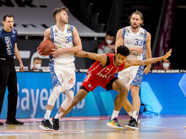 冲过终点线 冲过终点线